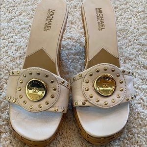 MICHAEL Michael KORS off white leather rattan heel